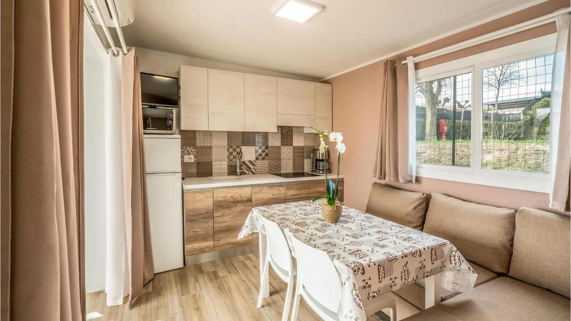 Suite Living Deluxe Raffa Apartman